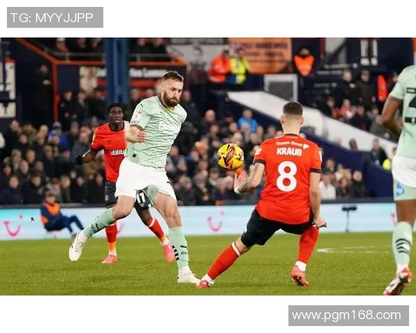 英冠激战诺丁汉主场迎战卢顿全力争胜展现实力